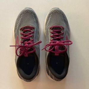 Brooks Ravenna 10 Womens Size 9 Grey and Purple Excellent Condition
